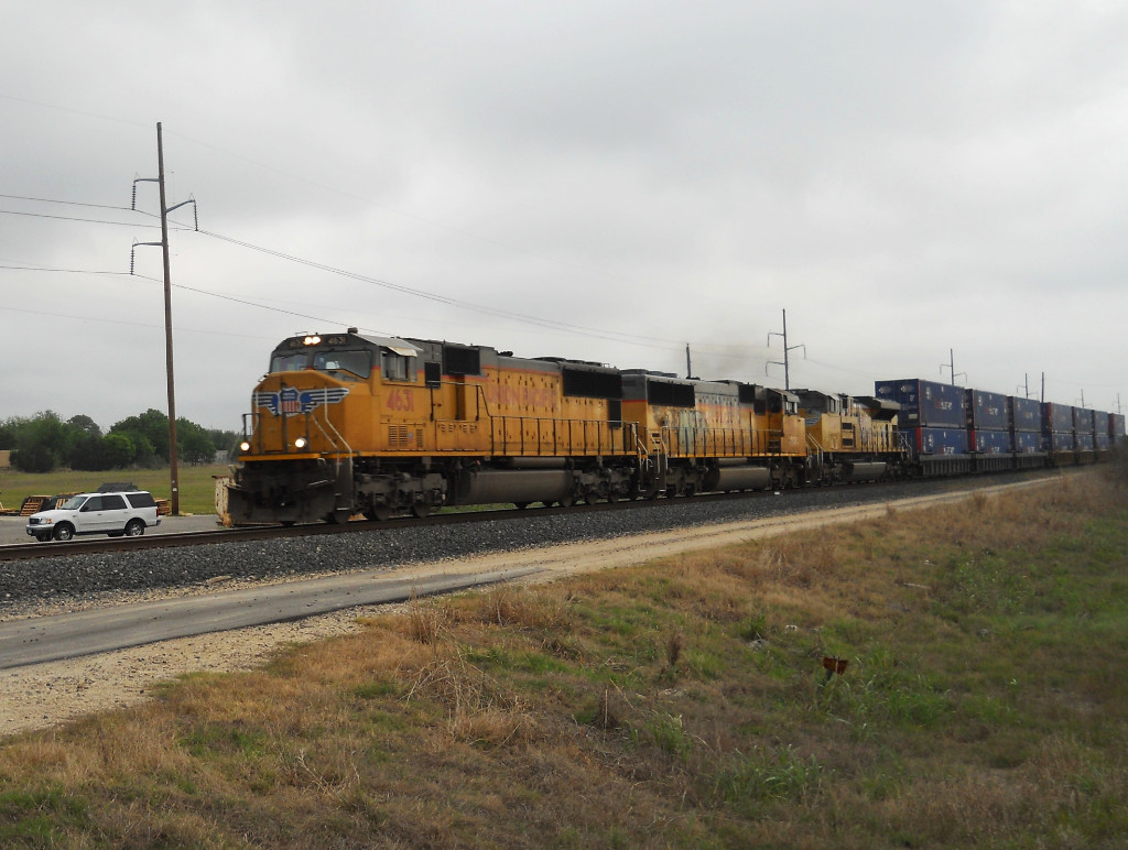 UP 4631  14Apr2011  SB approaching Center Point Road with stacks 